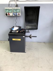 démontes pneus et équilibreurses 